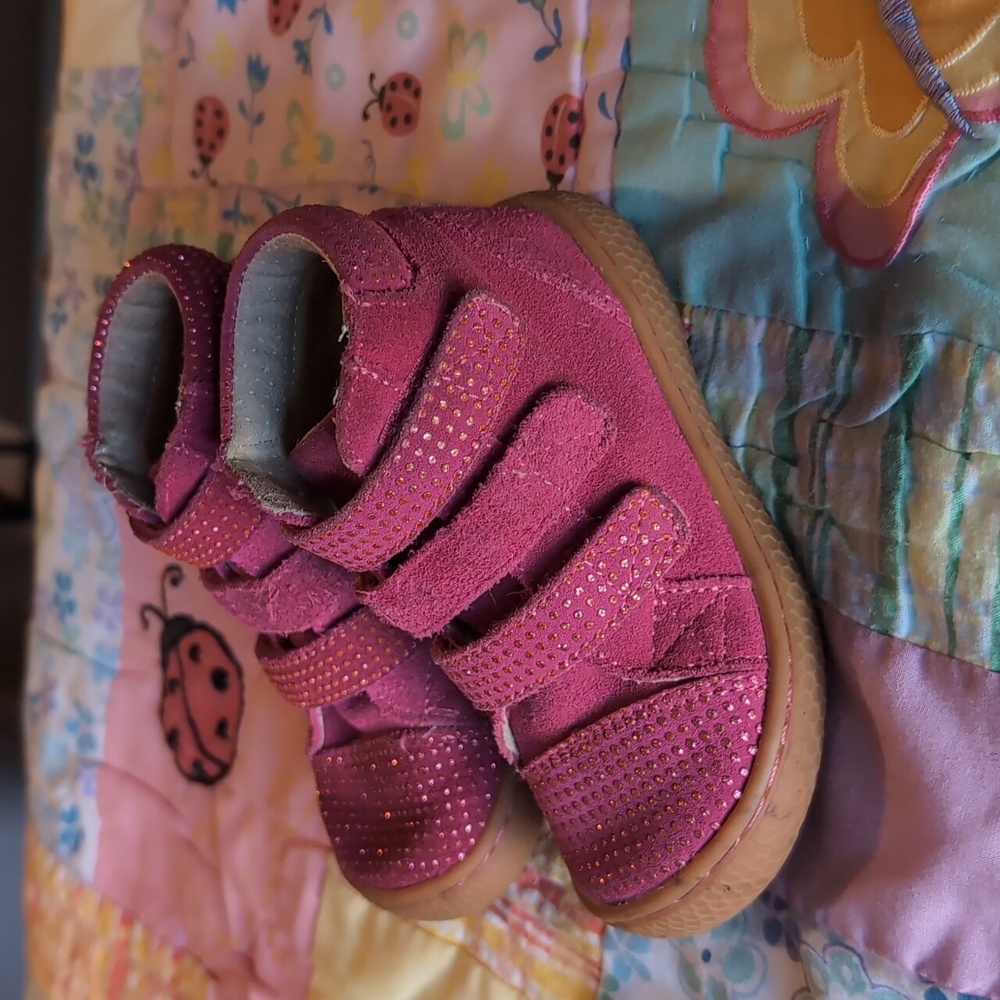 Livie Luca Pink Suede Kids Shoes with Velcro Straps. Size 7 GUC - Picture 4 of 4